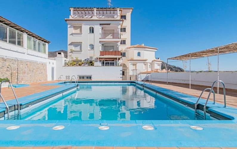 Piscina de la urbanización